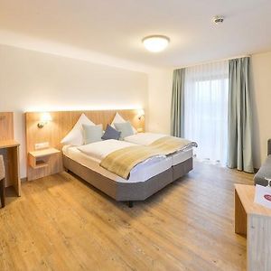 Comfort Zimmer mit Kingsize-Bett